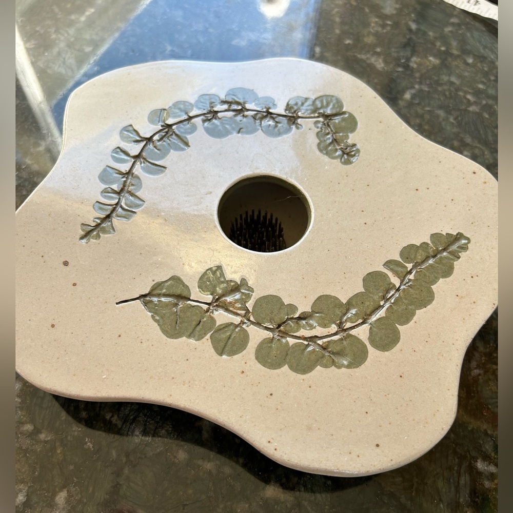 Elegant Cream Floral Vase